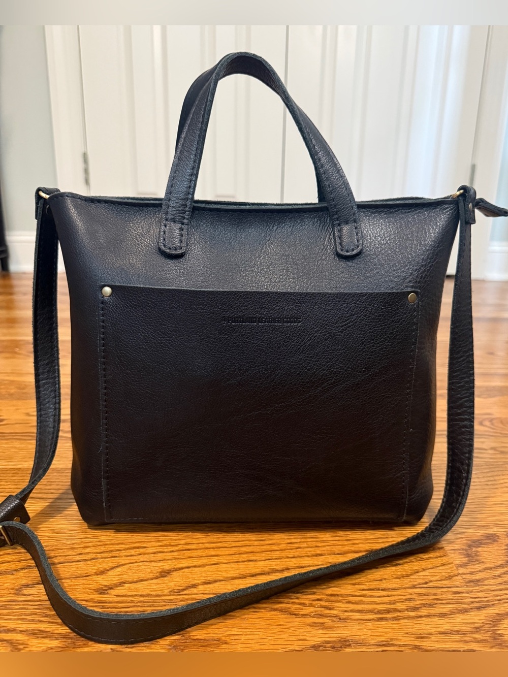 Portland Leather 'ALMOST PERFECT' MEDIUM CROSSBODY TOTE Black w/ Zipper - Picture 2 of 10